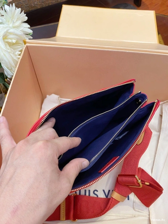 PM COUSSIN LOUIS VUITTON 0403